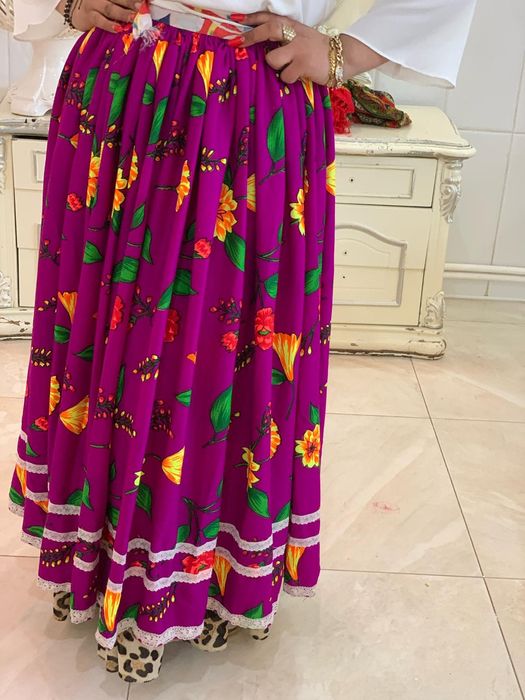 vând fuste plisate țiganesti