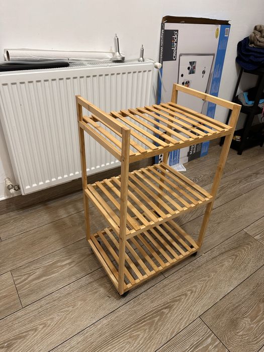 Etajera pe roti EGTVED bambus