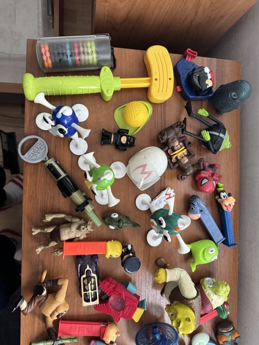 Играчки от Mcdonalds, KFC, PEZ, Nesquik