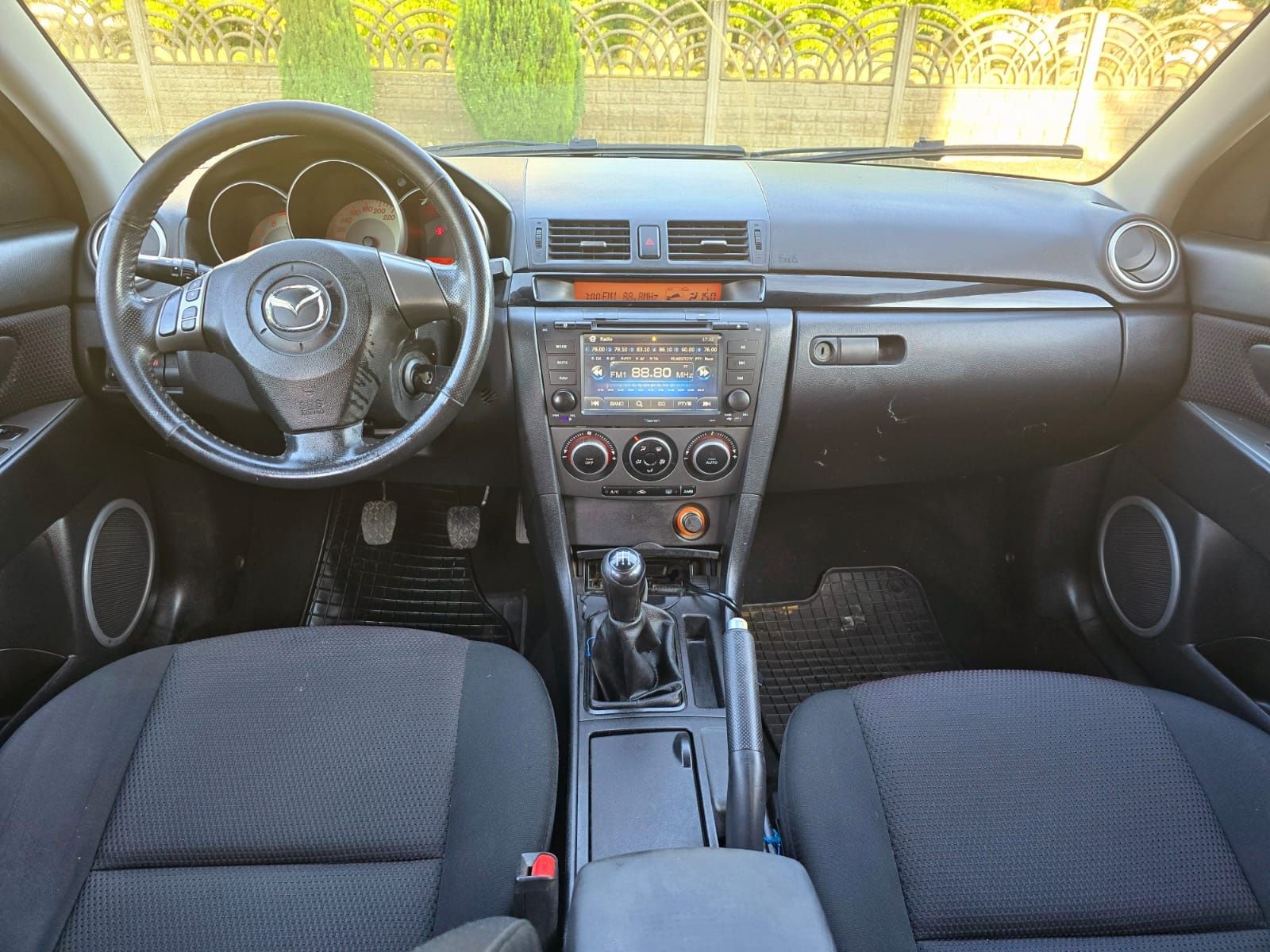 Vând Mazda 3 1.6
