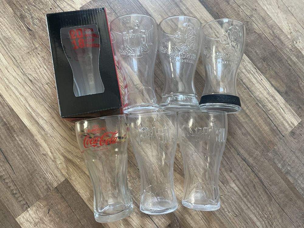 Много и различни Чаши на Coca cola