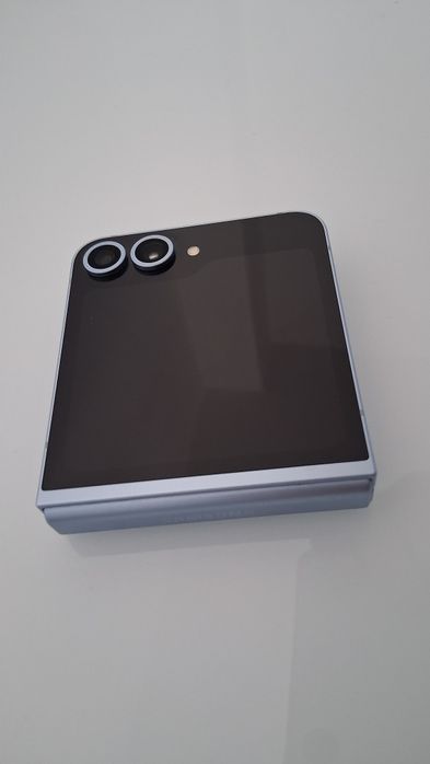 Ofer la vânzare Samsung Z Flip 6 ca nou garanție casco
