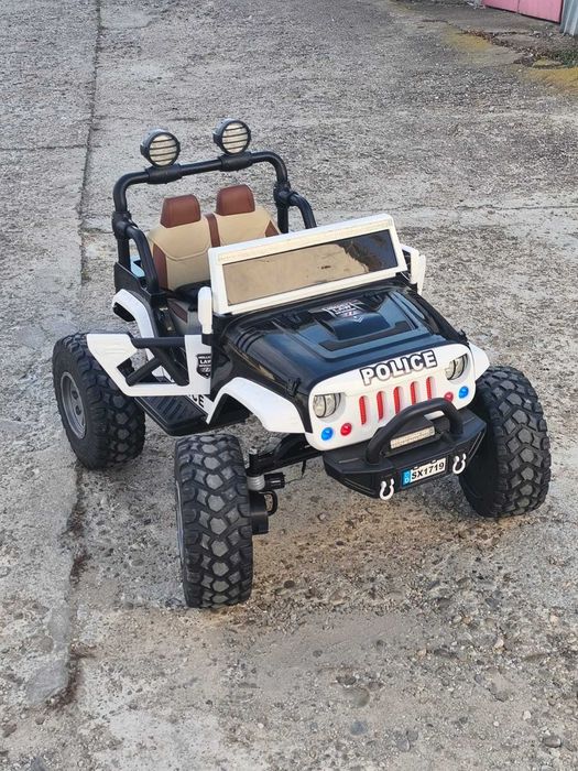 Mașinuță electrică Jeep de poliție alb/negru, ca nouă, cu telecomandă