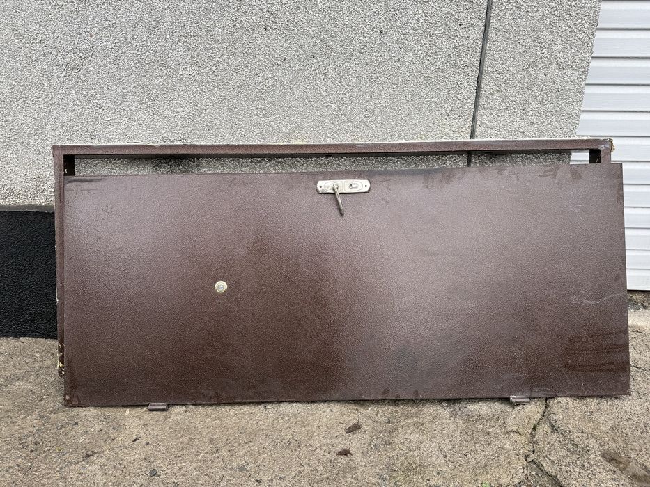 Дверь наружная 2.08 на 88