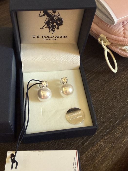 Чисто нов комплект обеци и гердан на U.S Polo Assn