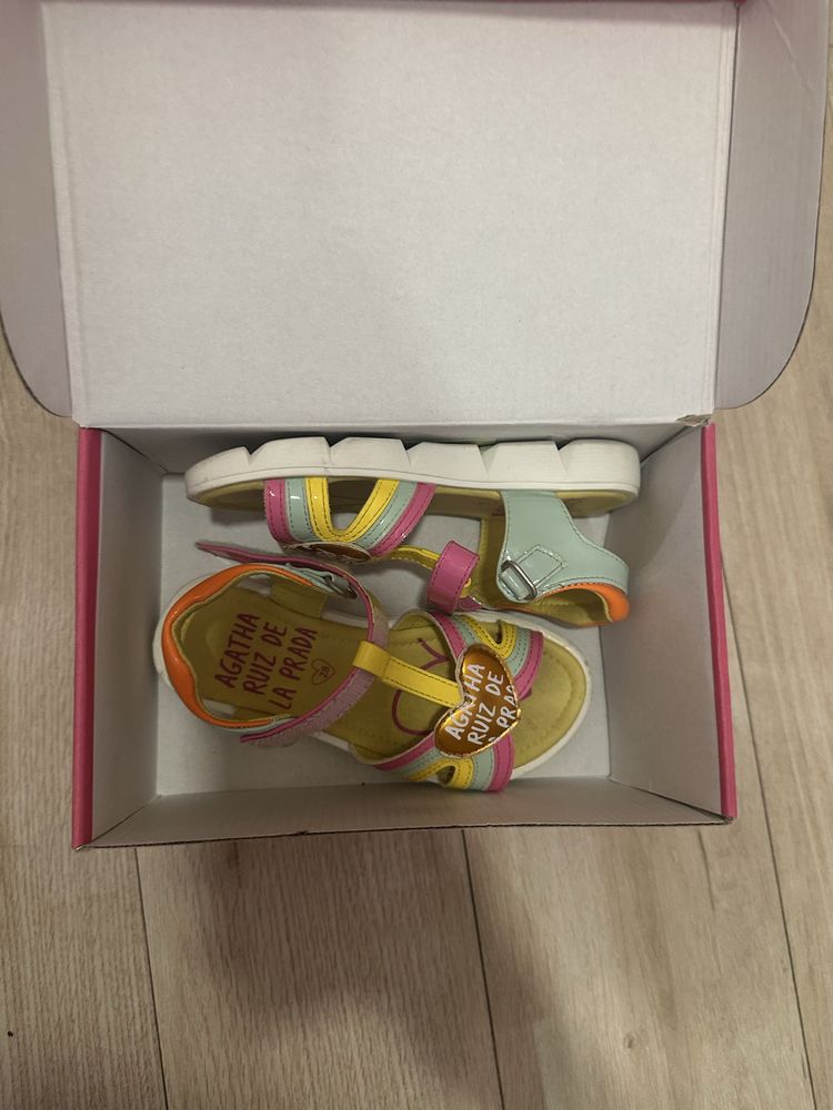 Детски сандали на Agatha ruiz de la prada