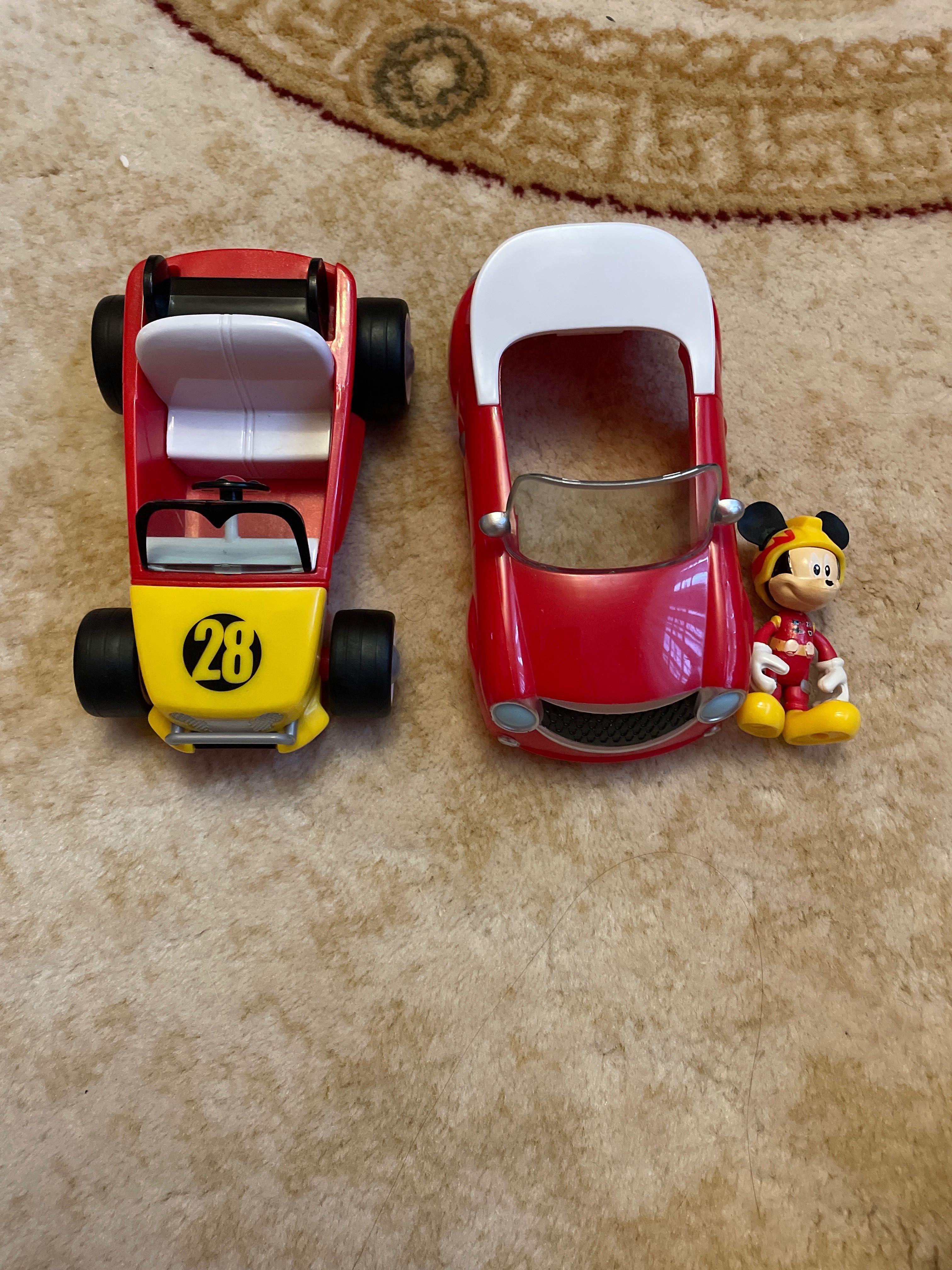 Vând mașină transformabila a lui Mickey