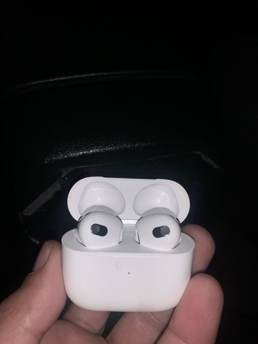 Air pods pro срочнов отличном состоянии