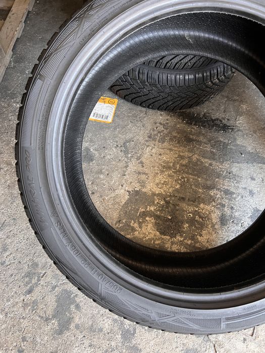 4 anvelope iarna 265/40/22 , Vredestein , DOT 4022