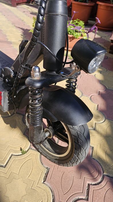 Vând sau schimb trotineta joyor y6-s este Black Friday!!!