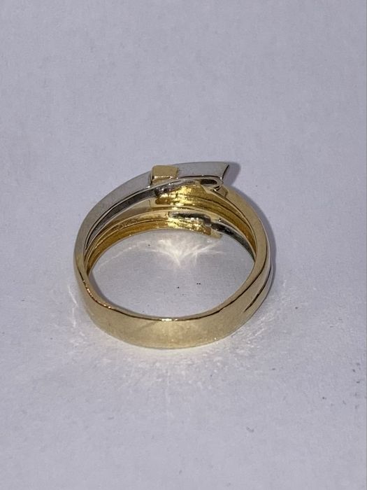 Inel aur 18kt.cu diamante