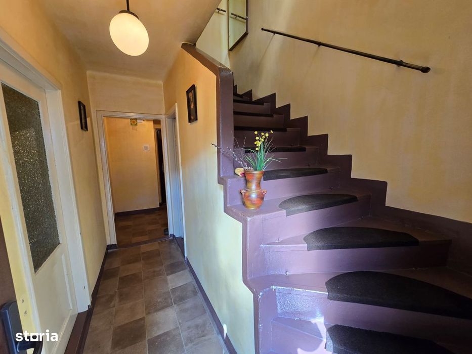 Reșița, casă 3 camere, D+P+E, 143 mp. zonă Lunca Pomostului