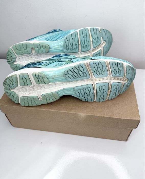 Asics Gel-Cumulus 18 (43.5) Маратонки