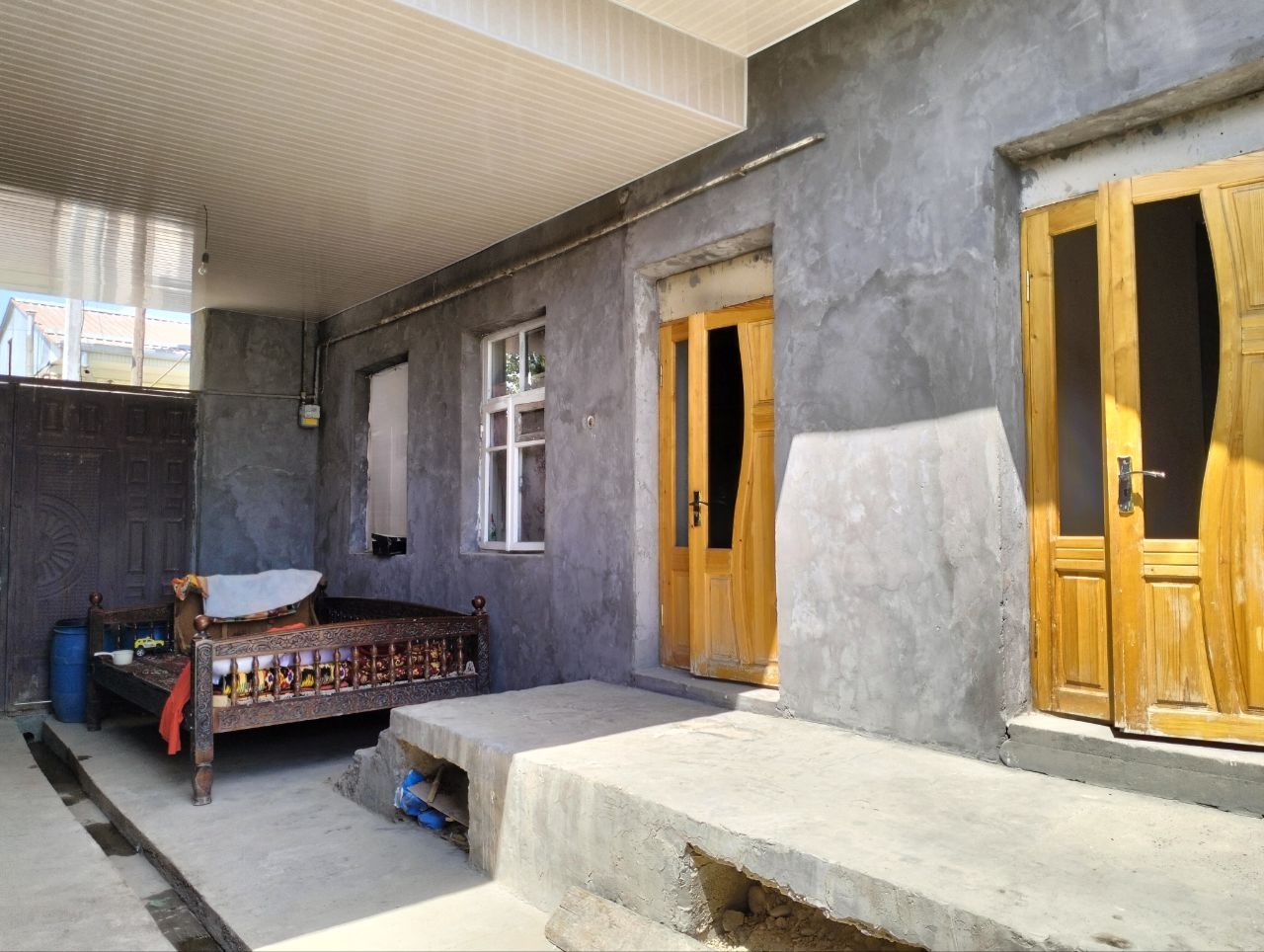 Uchastka 7 sotix koʻk terak yer narxida bez rimont 5 xona