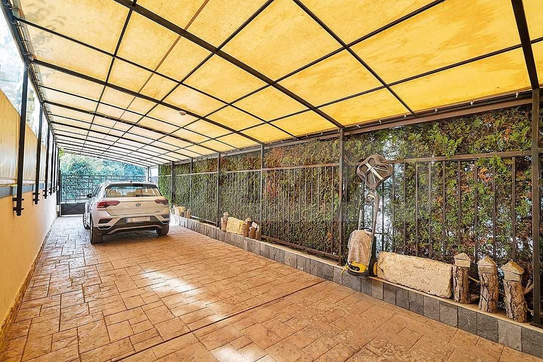 Продава се Къща в Варна, м-т Зеленика - 400 кв.м за 1500 €/кв.м - Снимка #18