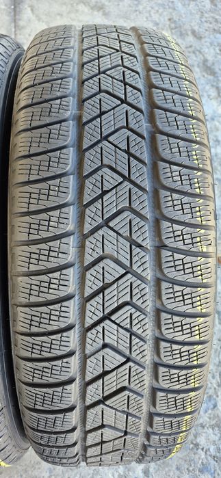 4 anvelope iarna Pirelli 235/65/19,dot 2022.Pretul este pe bucata