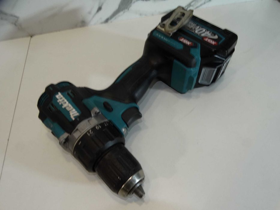Makita DF 002G + 40 V / 2.0 Ah - Професионален винтоверт