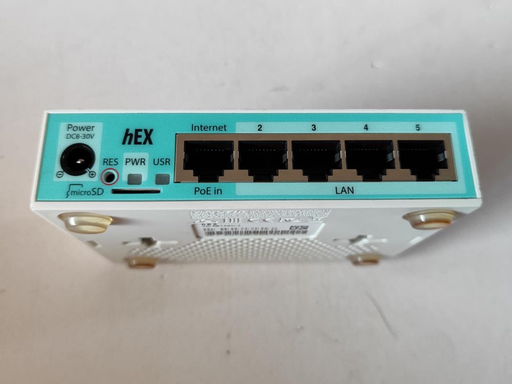 MikroTik hEX RB750Gr3 Gigabit 880MHz