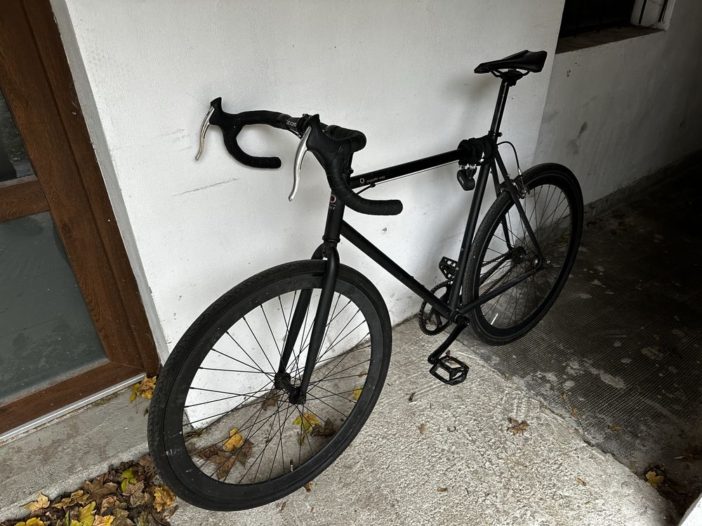 Bicicleta single gear/  fixie-fixed gear