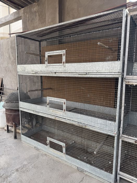 Клетка для попугаев, 3-ярусная, большая (2×2×0.6 м)