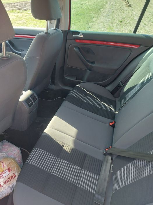 de vanzare golf 5 1,6 benzina mpi ,102 cp