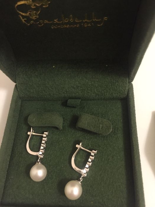 Серьги из белого золота