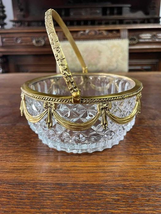 Cosulet ( bomboniera-fructieră) din cristal și bronz
