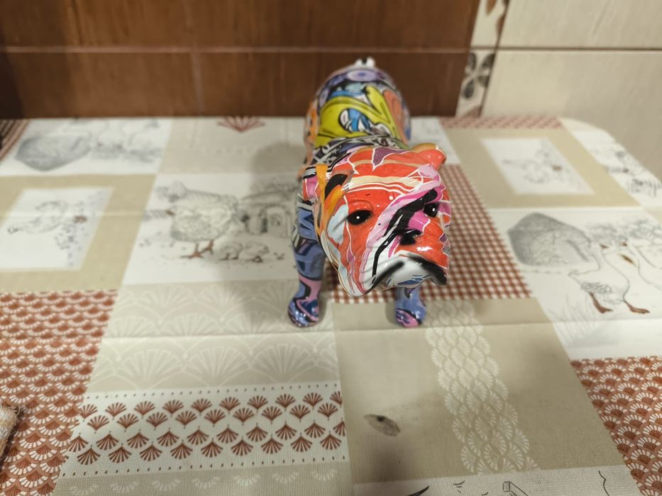 Figurină de câine Bulldog imprimată cu graffiti Statuie din rășină
