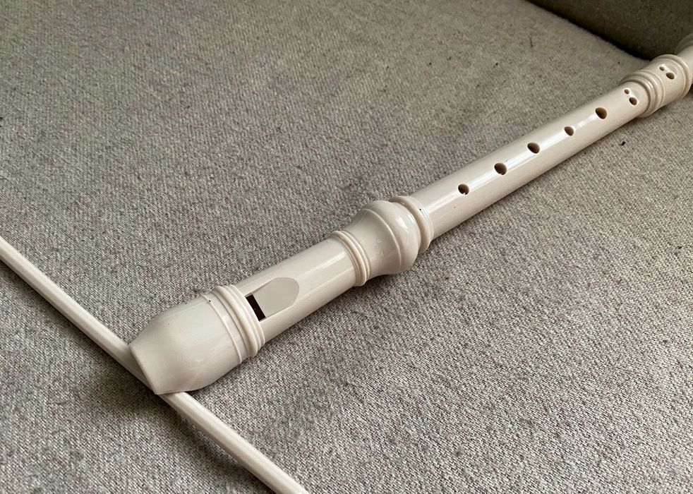 Instrument muzical, fluier baroc bej, lungime 32.5cm