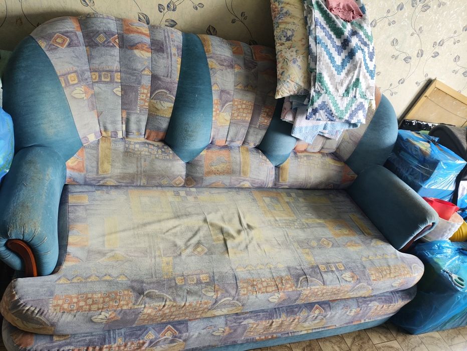 Диван и два кресла раздвижные