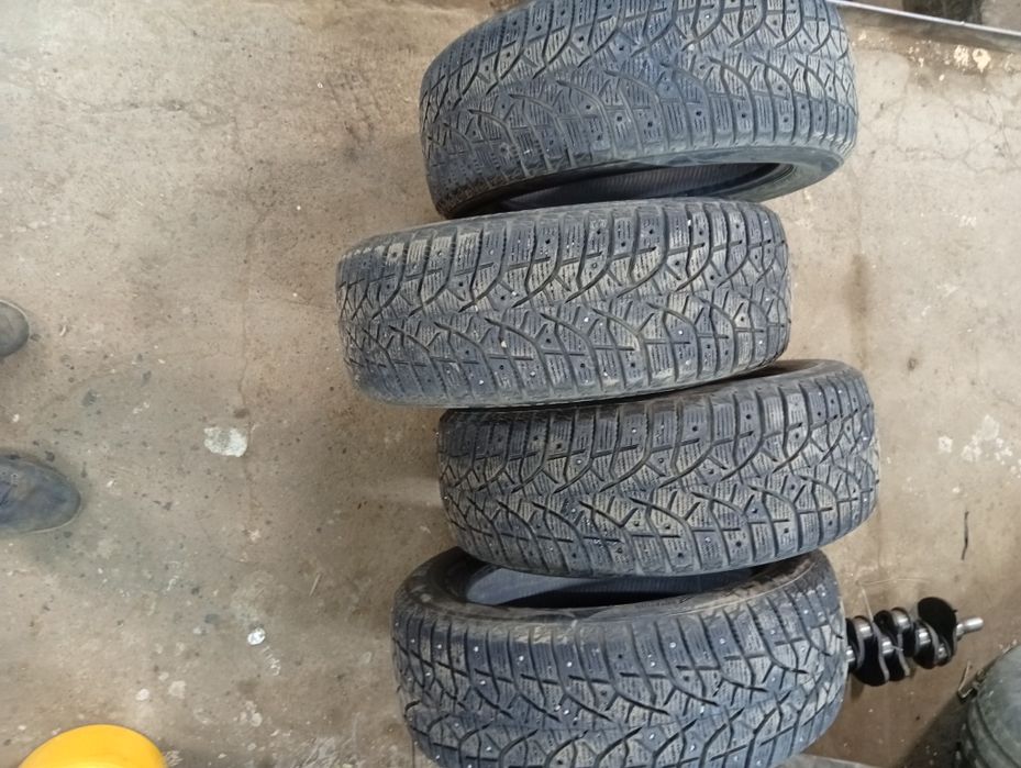 Продам зимние шины bridgestone