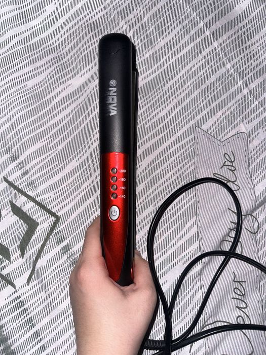 Выпрямитель/утюжок для волос