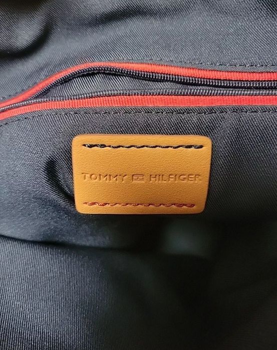 Poseta Tommy Hilfiger