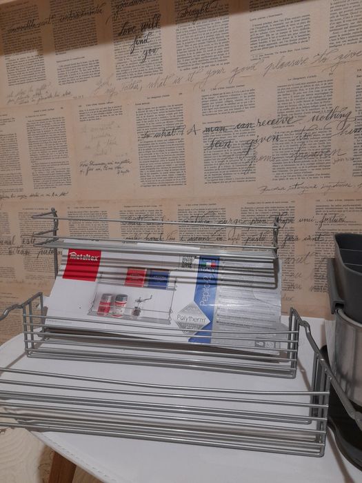 Vând suport materiale bebe/copil