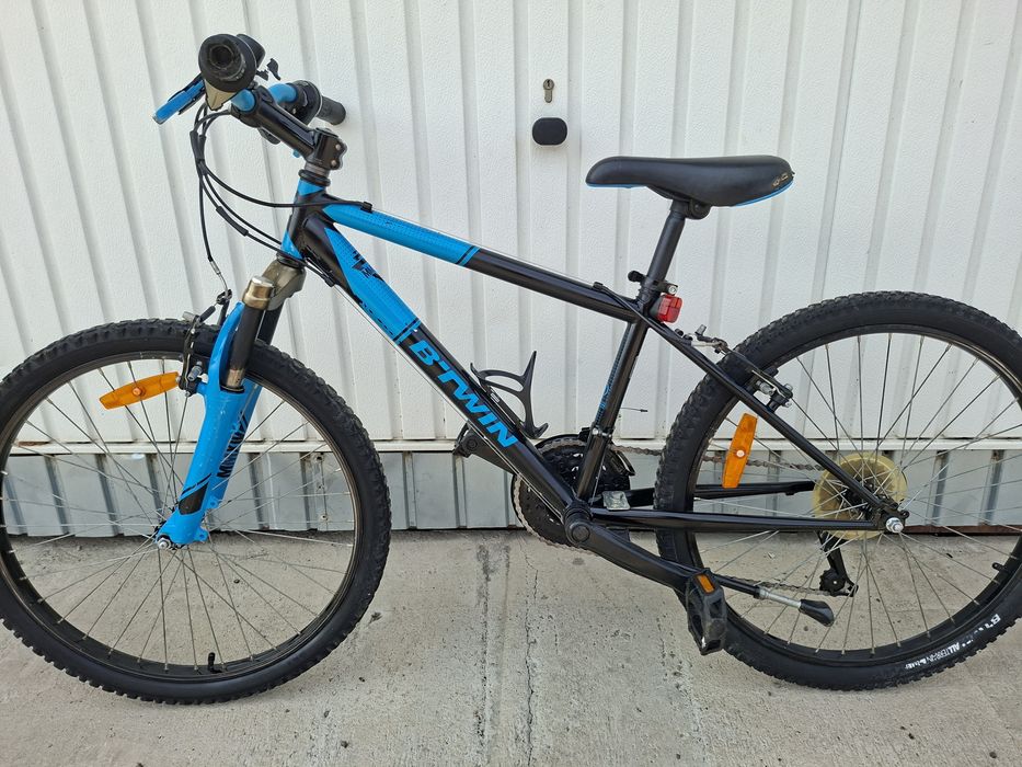 Bicicleta Btwin 24" pentru copii 8-12 ani.