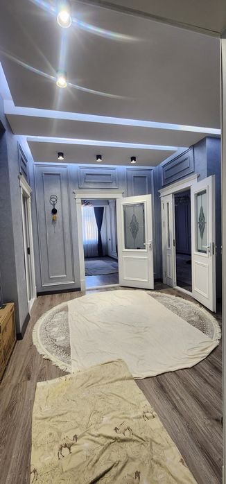 Бухоро шахар марказида куп каватли турар жойни 6 чи каватида жойлашган