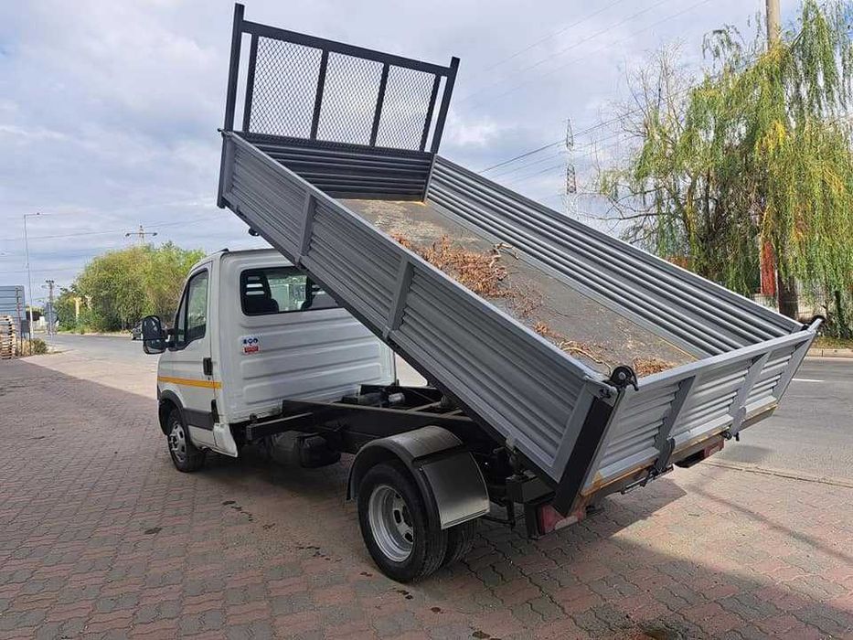 Iveco Daily 35C12 basculabil pe 3 parti