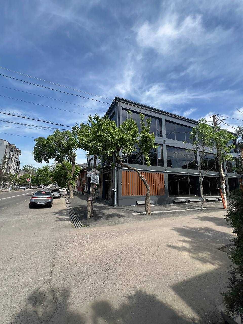 Продаётся здание Яккасарайский район