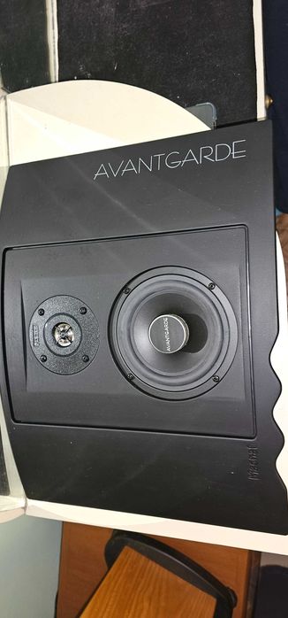 Magnat Avantgarde S 10 колони за стена или таван