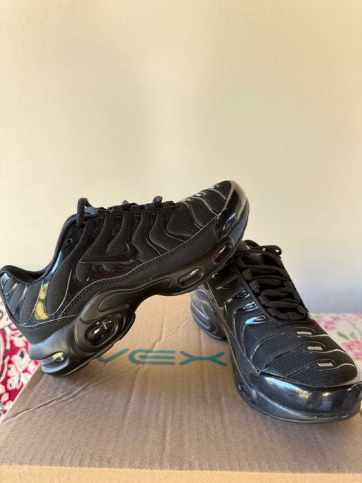 Vând Adidas sport Nike Air Tn