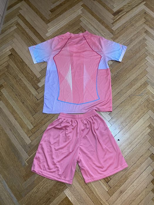 Compleu FC Barcelona Roz 2026 – nou, mărime M