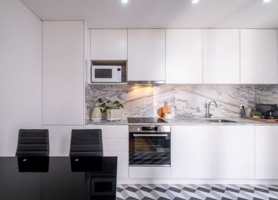 Дава се под наем Тристаен апартамент в Пловдив, Кършияка - 96 кв.м за 341.7 € - Снимка #4