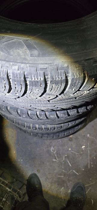 Продам шины зимние нокиан 265х65х17