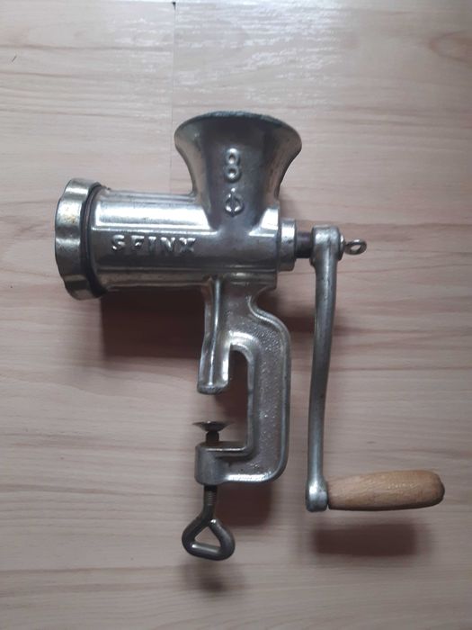 Машинка за мелене на месо, домати и други, Чехословакия