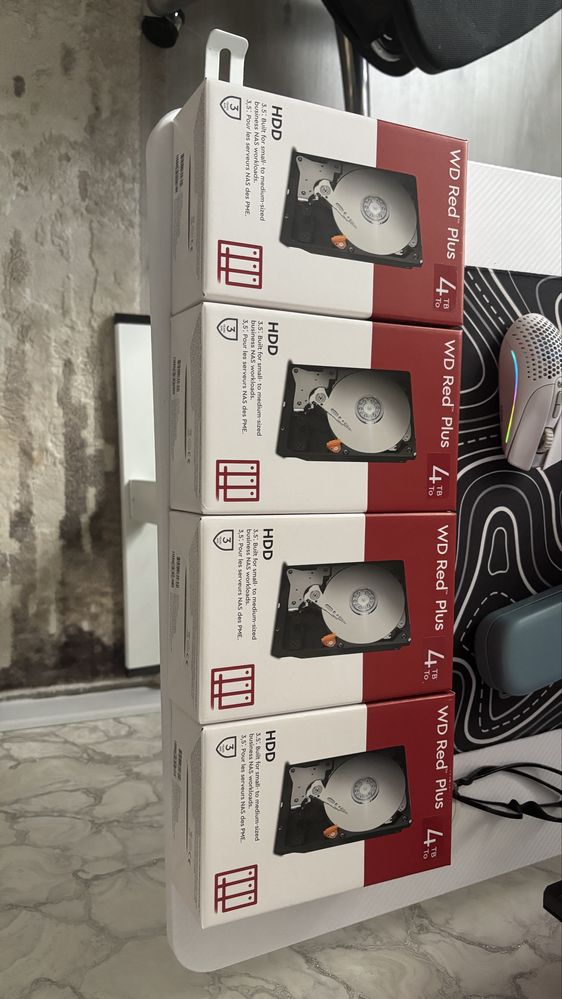 Жесткий диск WD RED plus 4TB