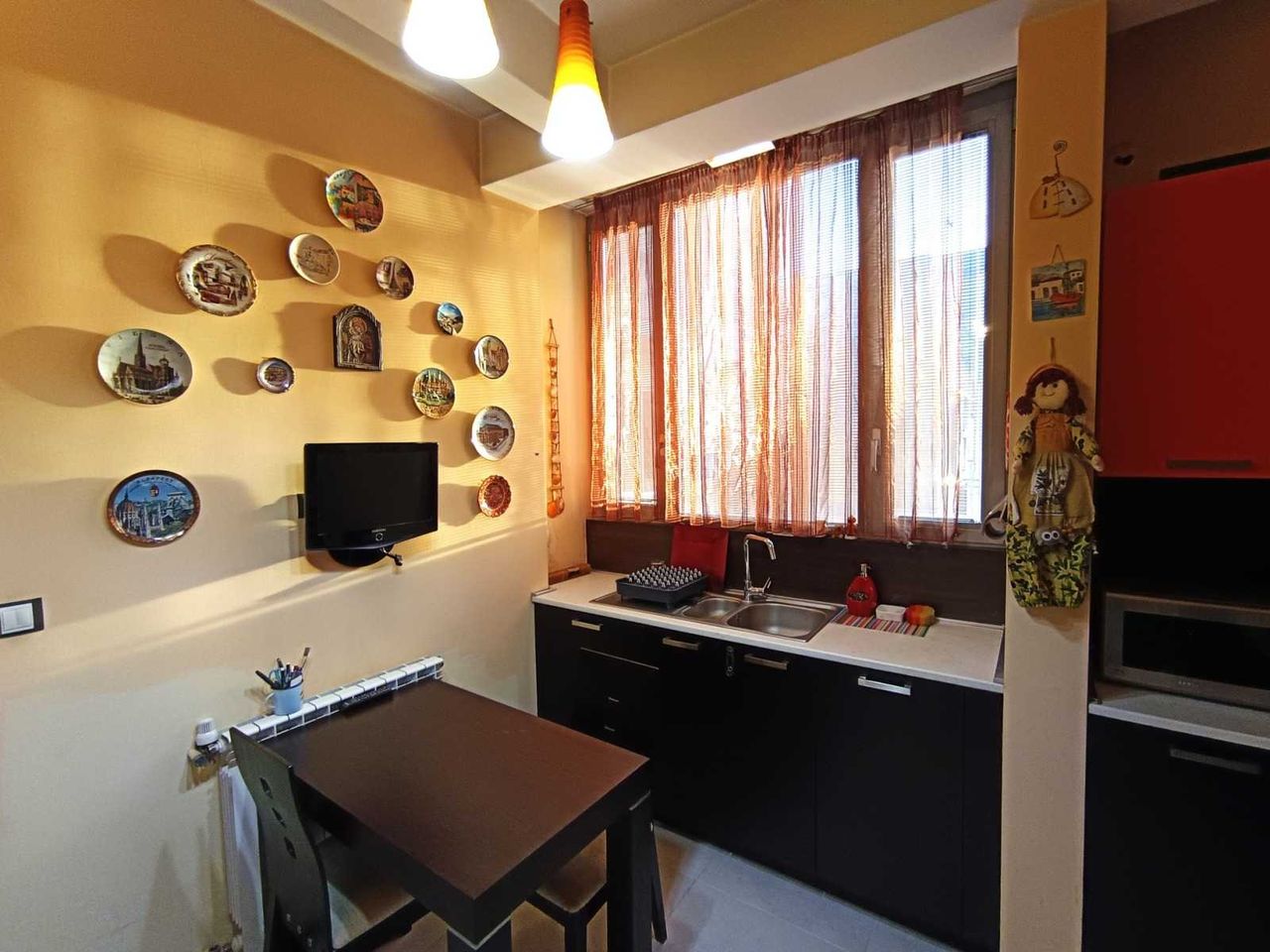 Дава се под наем Тристаен апартамент в София, Дървеница - 92 кв.м за 300 € - Снимка #4