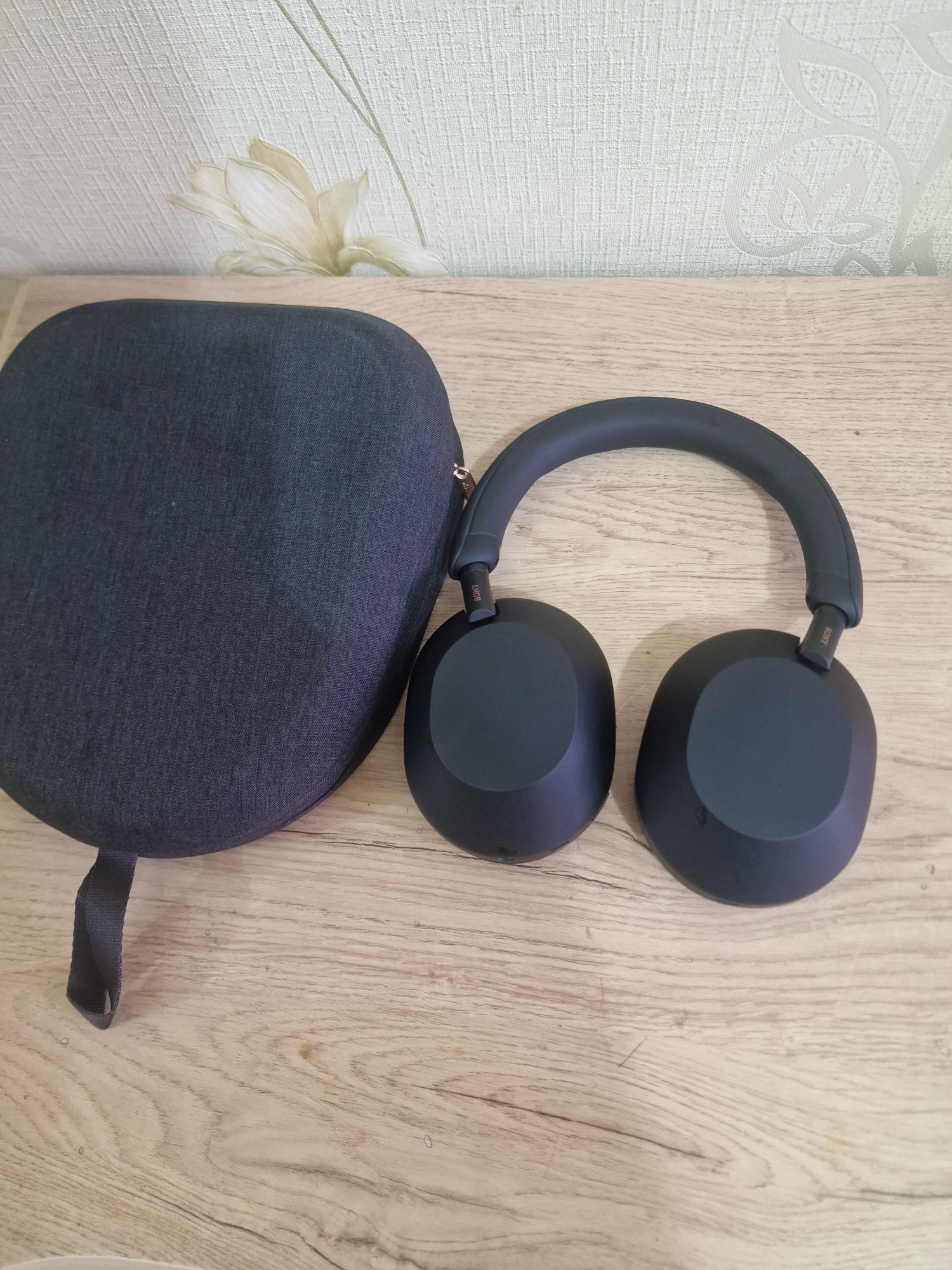 Беспроводные наушники  Sony