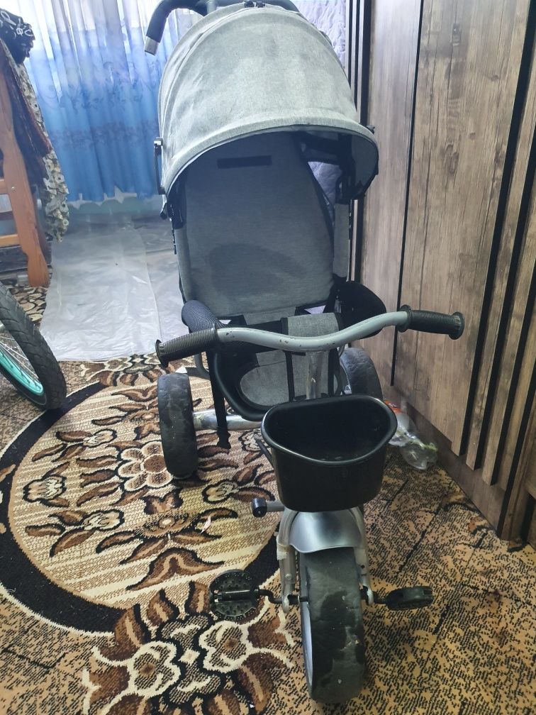 Uch oyoqli velik