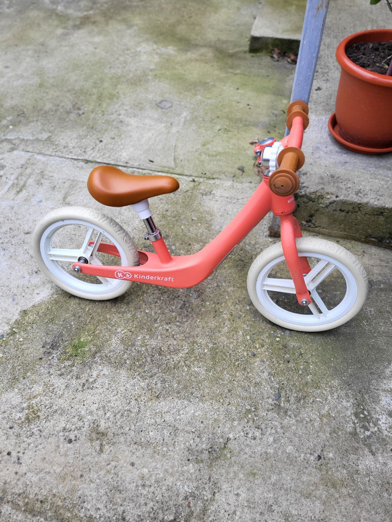 Bicicleta Kinderkraft fara roti