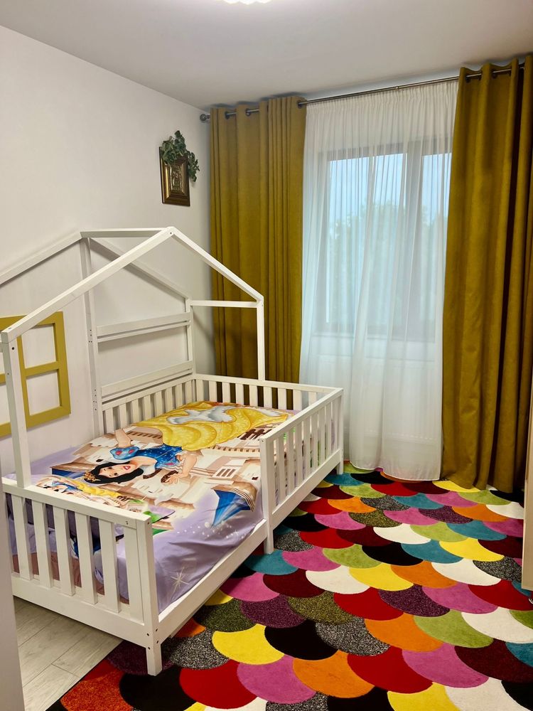 Vand ap. 3 camere, decomandat, zona ultracentrala